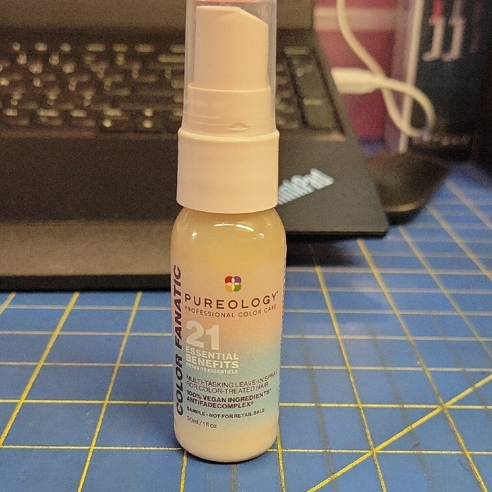 Pureology 21 Essential Benefits Leave In Spray For Colored Treated Hair 30ml